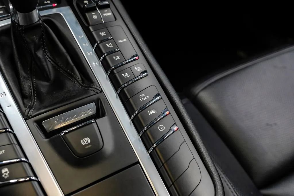 Used 2017 Porsche Macan S AWD/4WD image 32