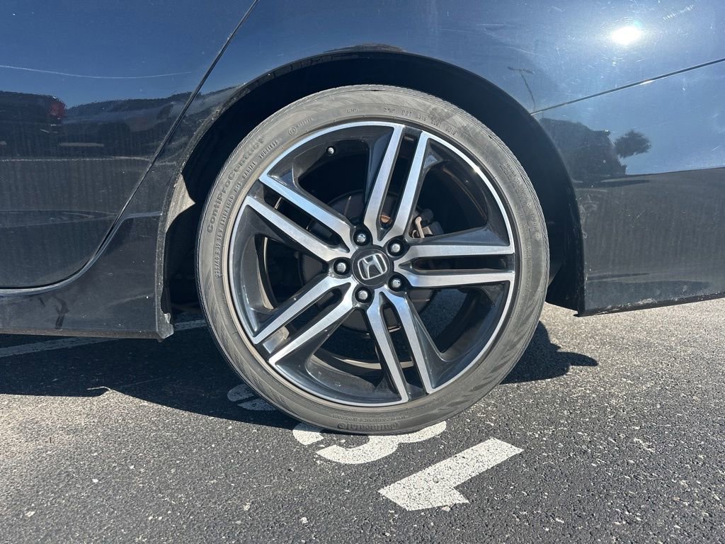 Used 2017 Honda Accord Touring image 7