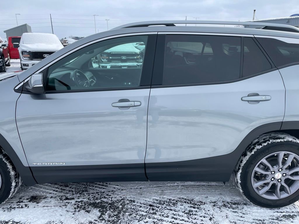 Used 2023 GMC Terrain SLT image 36
