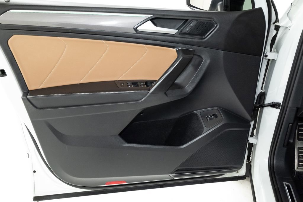 Used 2022 Volkswagen Tiguan SE R-Line image 8