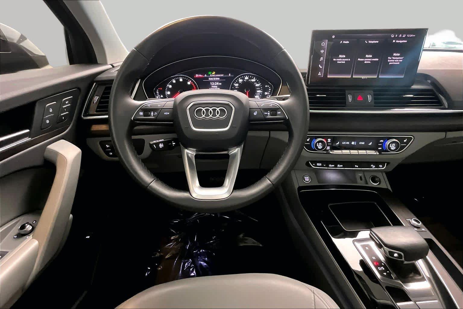 Used 2023 Audi Q5 2.0T Premium w/ Convenience Package AWD/4WD image 6