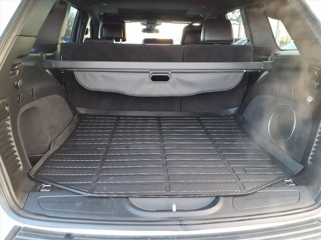 Used 2021 Jeep Grand Cherokee Laredo X image 8