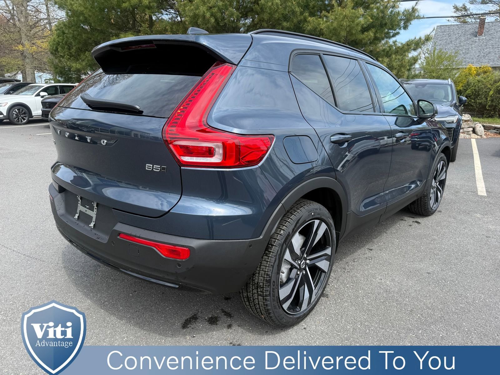 New 2026 Volvo XC40 B5 Plus w/ Protection Package Premier AWD/4WD image 8