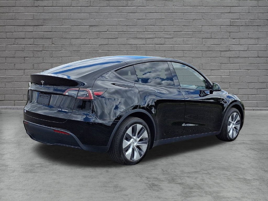 Used 2023 Tesla Model Y Long Range AWD/4WD image 11