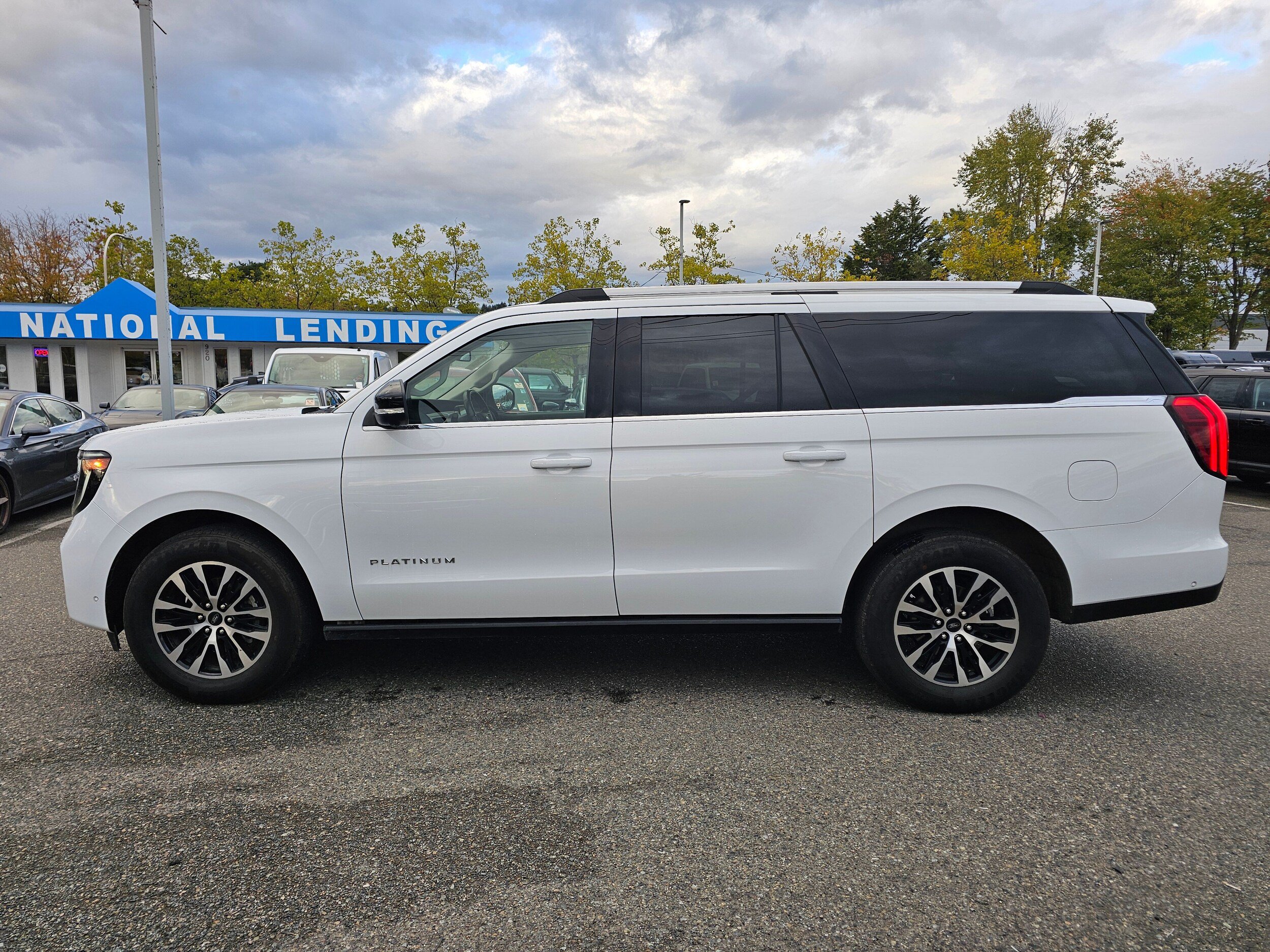 Certified 2025 Ford Expedition Max Platinum AWD/4WD image 8