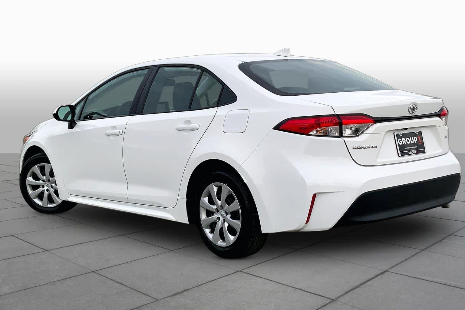 Used 2025 Toyota Corolla LE FWD image 12