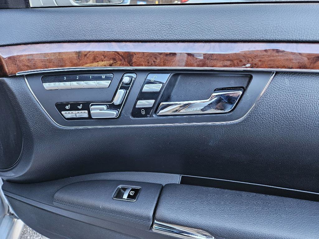 Used 2010 Mercedes-Benz S 400 image 32
