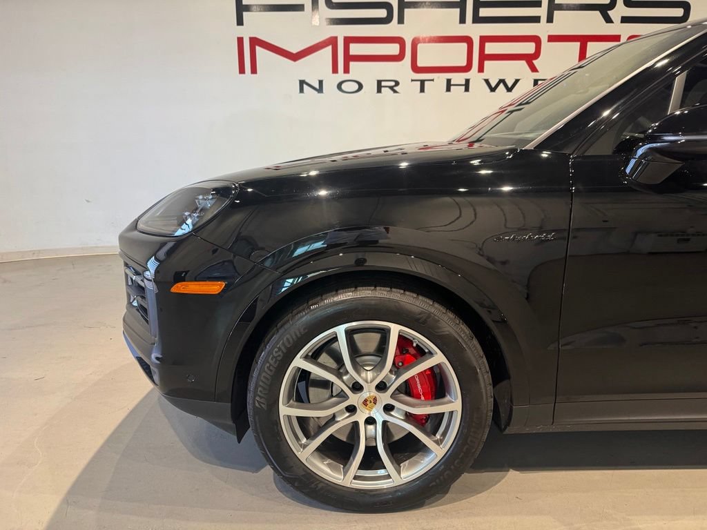 Used 2024 Porsche Cayenne S w/ Premium Package Plus AWD/4WD image 3