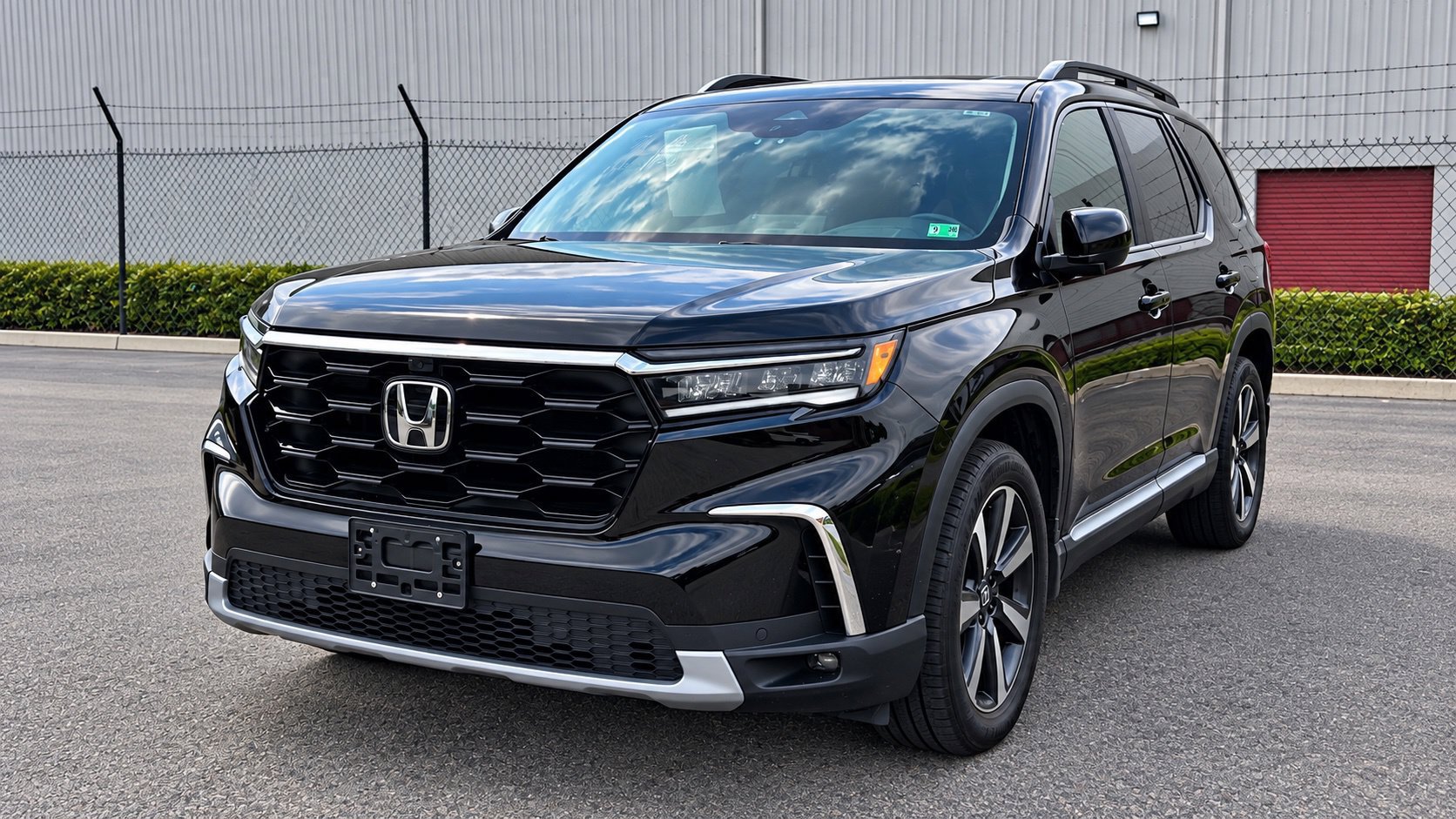 Used 2025 Honda Pilot Elite