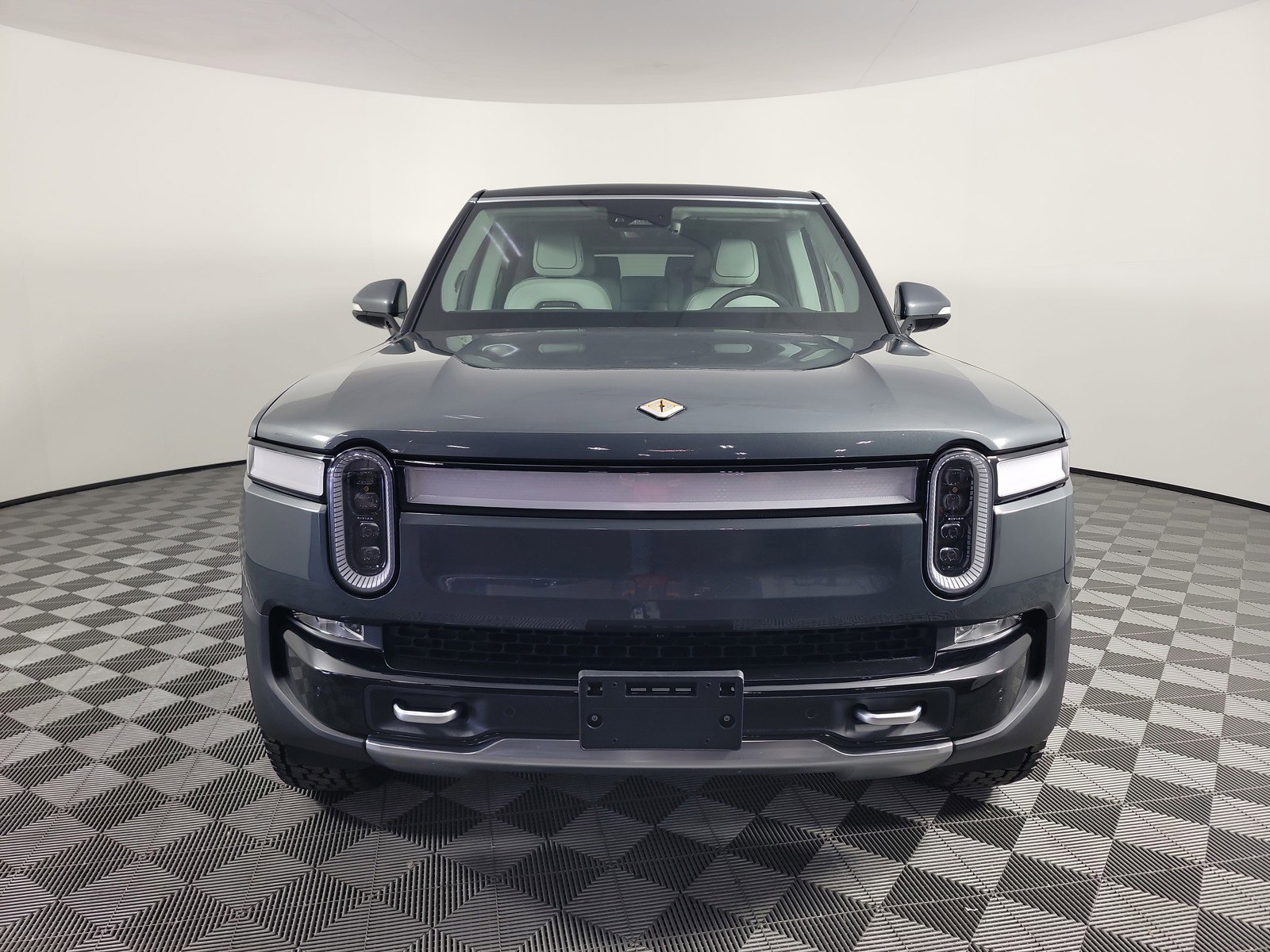 Used 2024 Rivian R1S Adventure AWD/4WD image 8