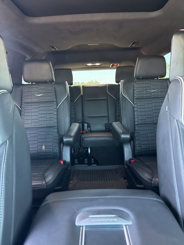 Used 2024 Cadillac Escalade Sport Platinum w/ LPO, ONYX Package AWD/4WD image 12