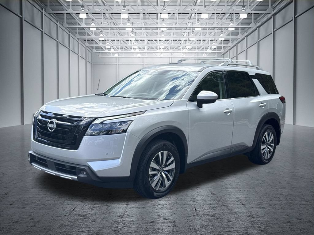 Used 2025 Nissan Pathfinder SL w/ Black Appearance Package FWD image 3