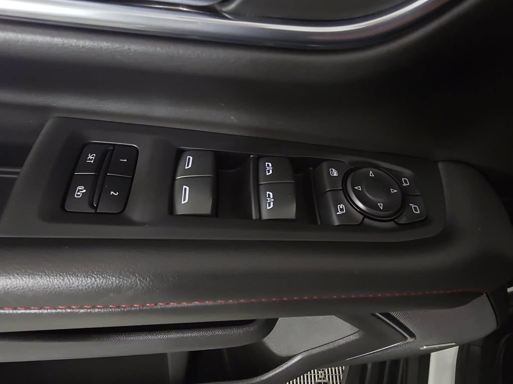 Used 2023 Chevrolet Suburban RST w/ Luxury Package AWD/4WD image 24