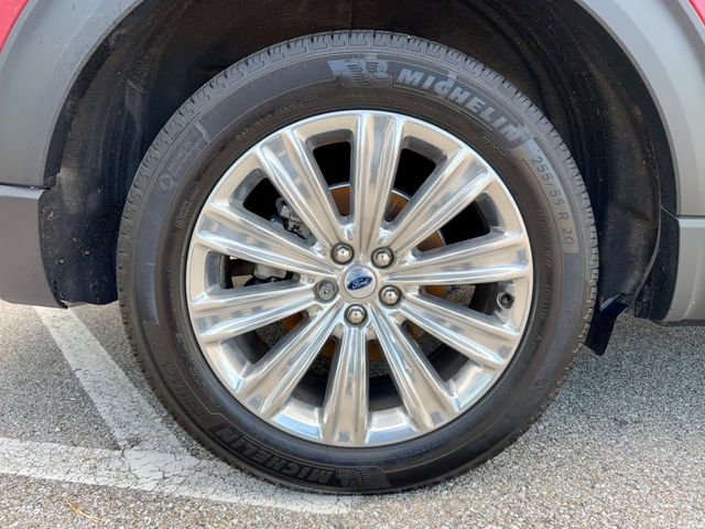 Used 2023 Ford Explorer Limited w/ Equipment Group 301A AWD/4WD image 35