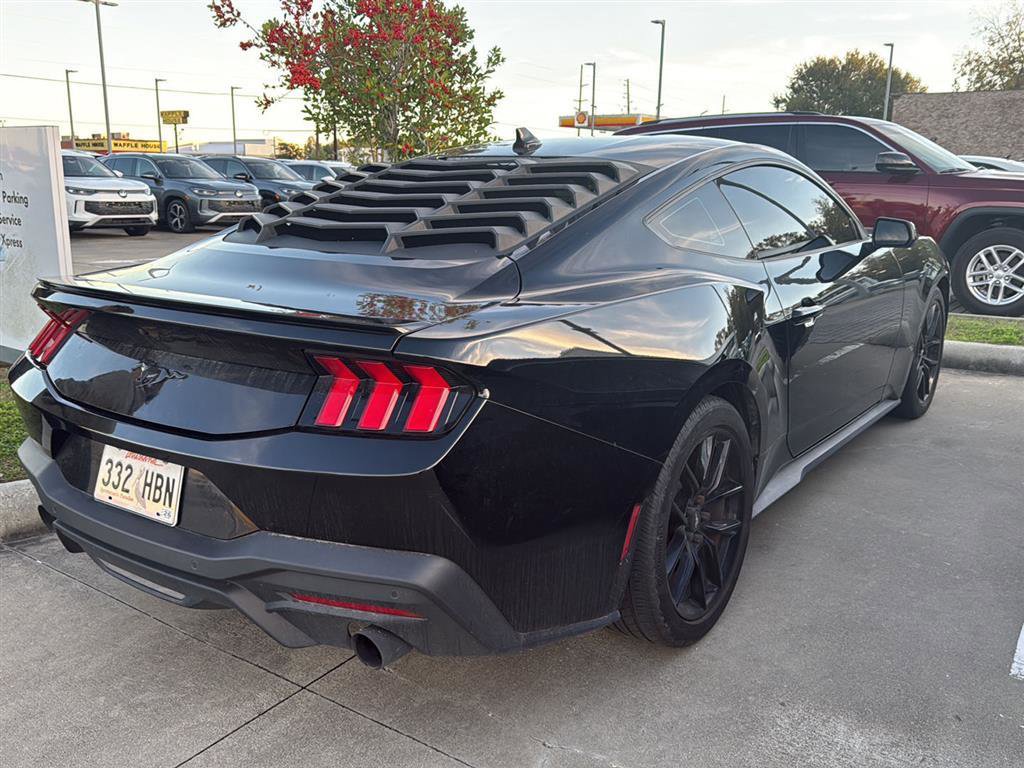 Used 2024 Ford Mustang Coupe image 3