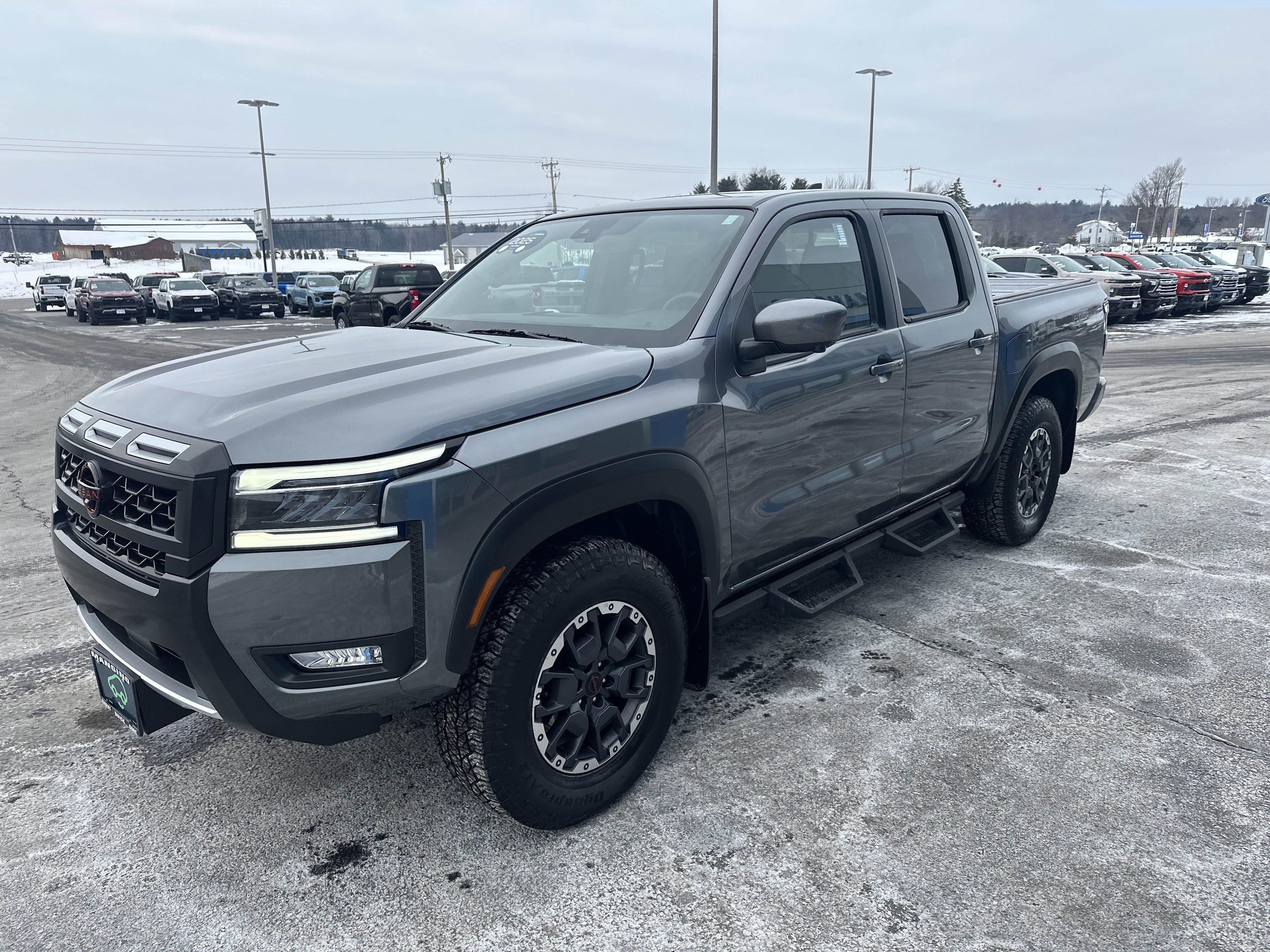 Used 2025 Nissan Frontier PRO-4X w/ Pro Premium Package image 3