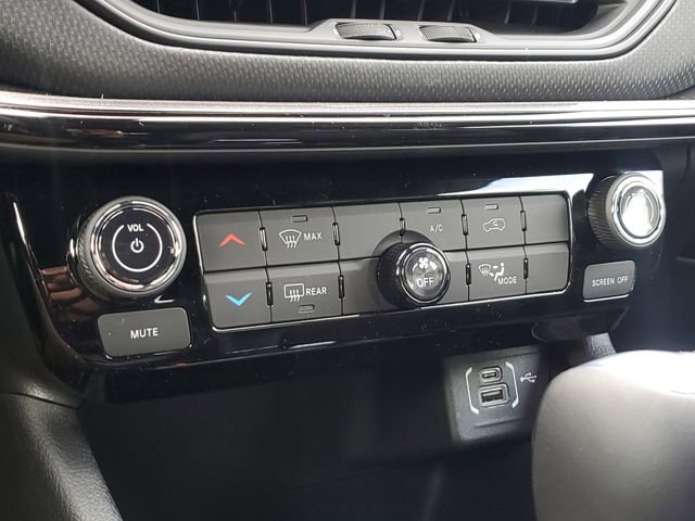 New 2026 Jeep Compass Latitude image 22