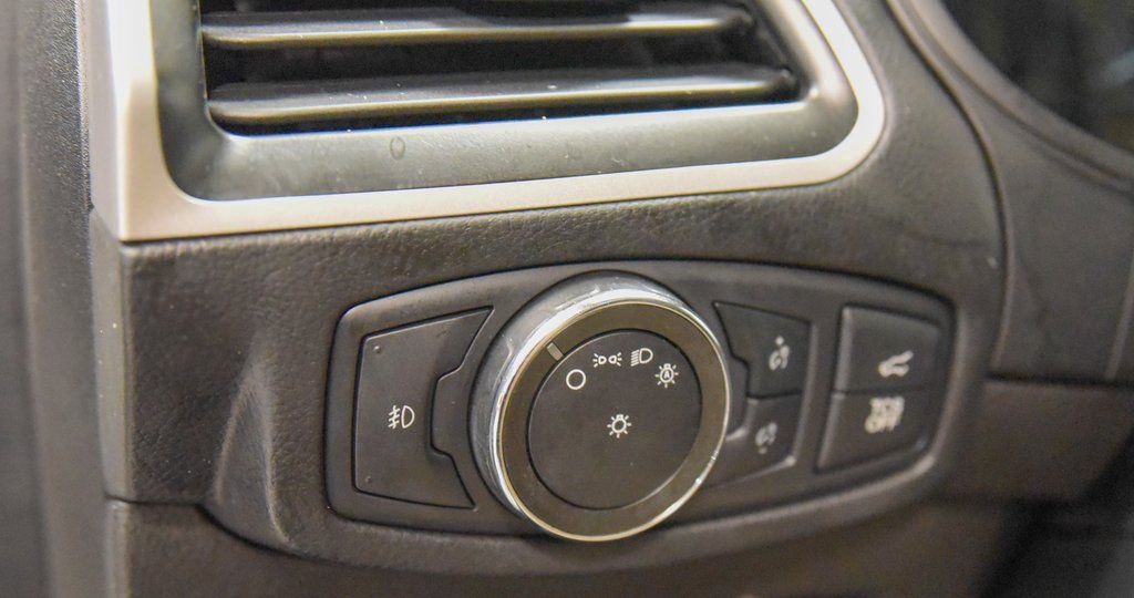 Used 2022 Ford Edge SEL w/ Convenience Package image 18