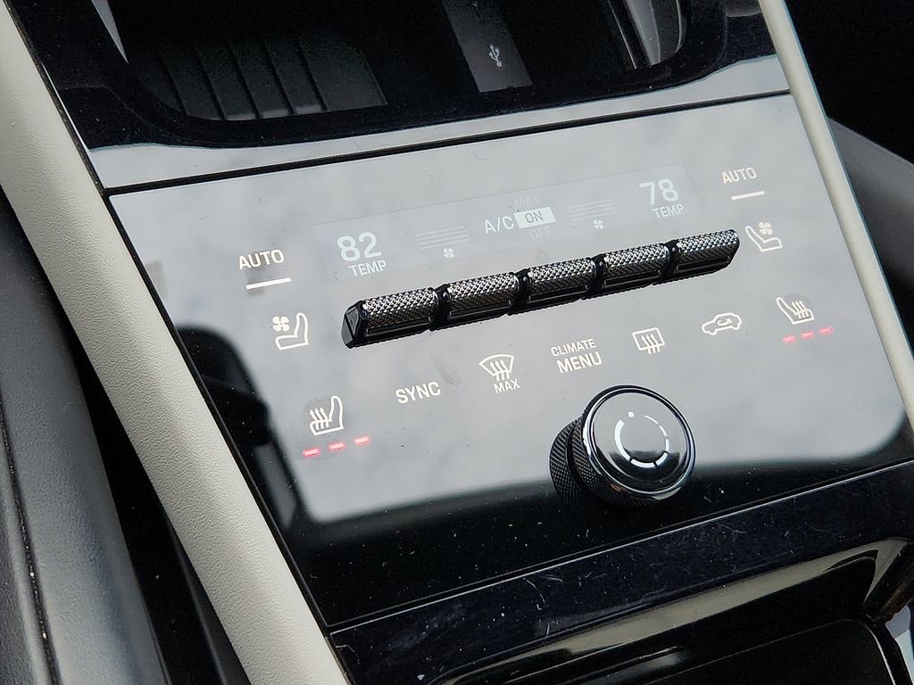 Certified 2025 Porsche Cayenne Coupe image 14