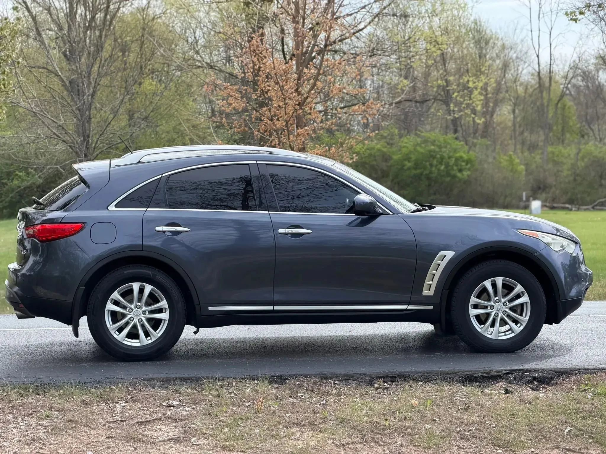 Used 2009 INFINITI FX35 AWD w/ Technology Pkg image 7