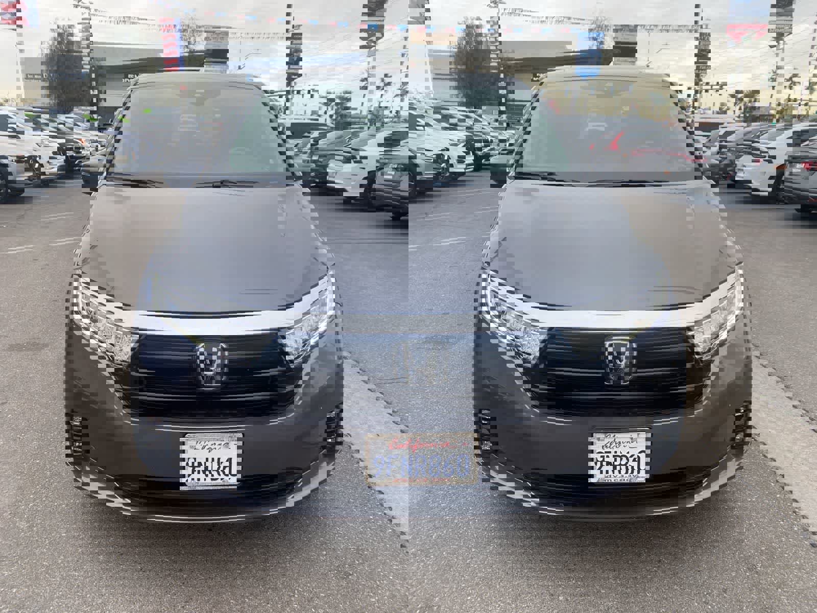 Used 2023 Honda Odyssey Touring image 2