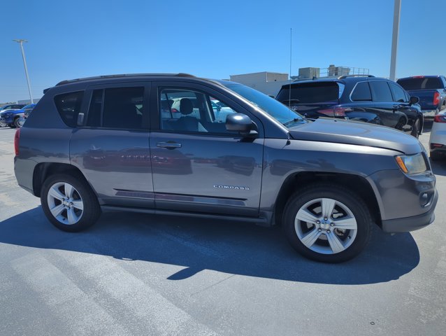 Used 2016 Jeep Compass Sport w/ Power Value Group image 4
