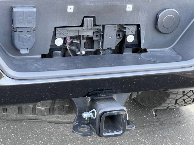 Used 2025 GMC Sierra 2500 AT4X AWD/4WD image 9