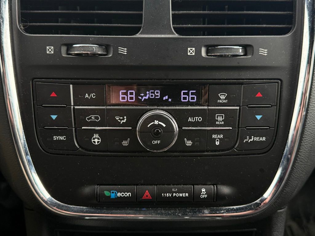 Used 2018 Dodge Grand Caravan GT image 3