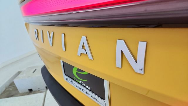 Used 2024 Rivian R1S Adventure image 17