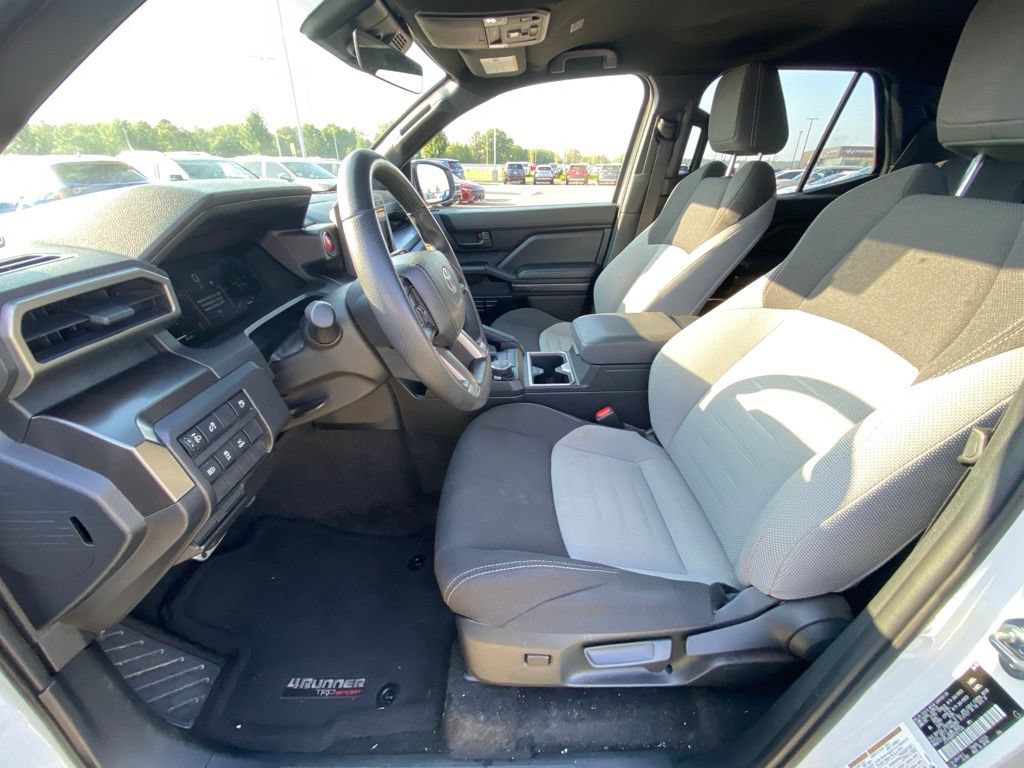Used 2025 Toyota 4Runner TRD Sport AWD/4WD image 12