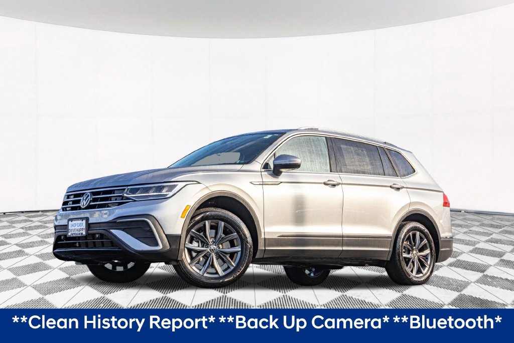 Certified 2023 Volkswagen Tiguan SE w/ Panoramic Sunroof Package FWD image 2