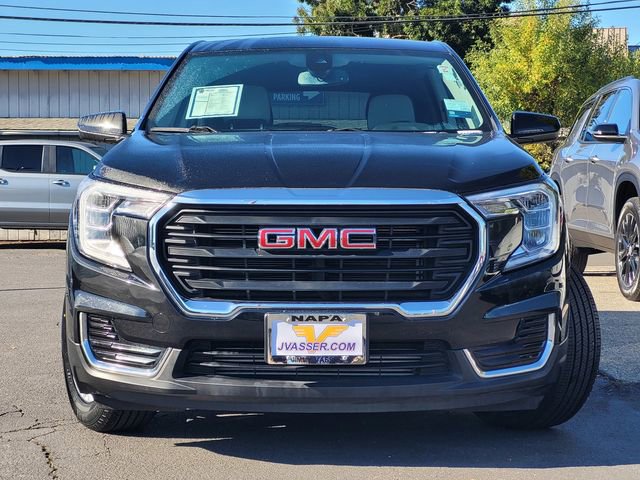 Used 2024 GMC Terrain SLE image 3