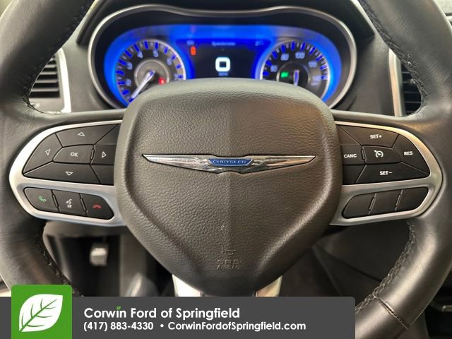 Used 2022 Chrysler 300 Touring w/ Sport Appearance Package image 29