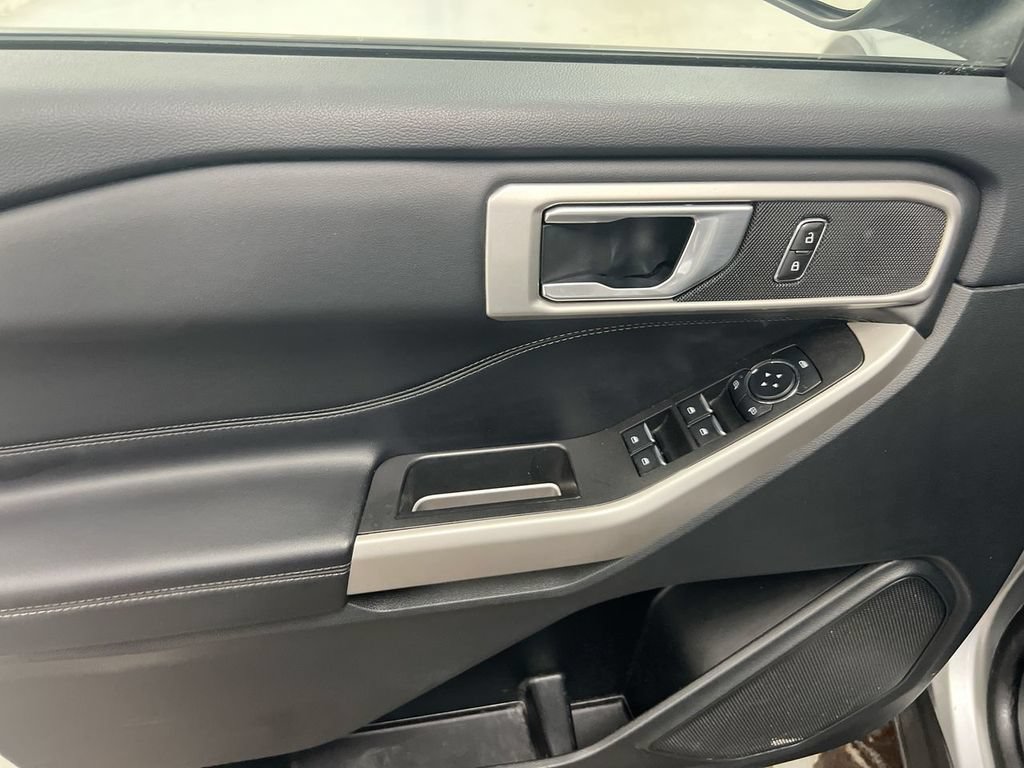 Used 2023 Ford Explorer XLT w/ Equipment Group 202A AWD/4WD image 20