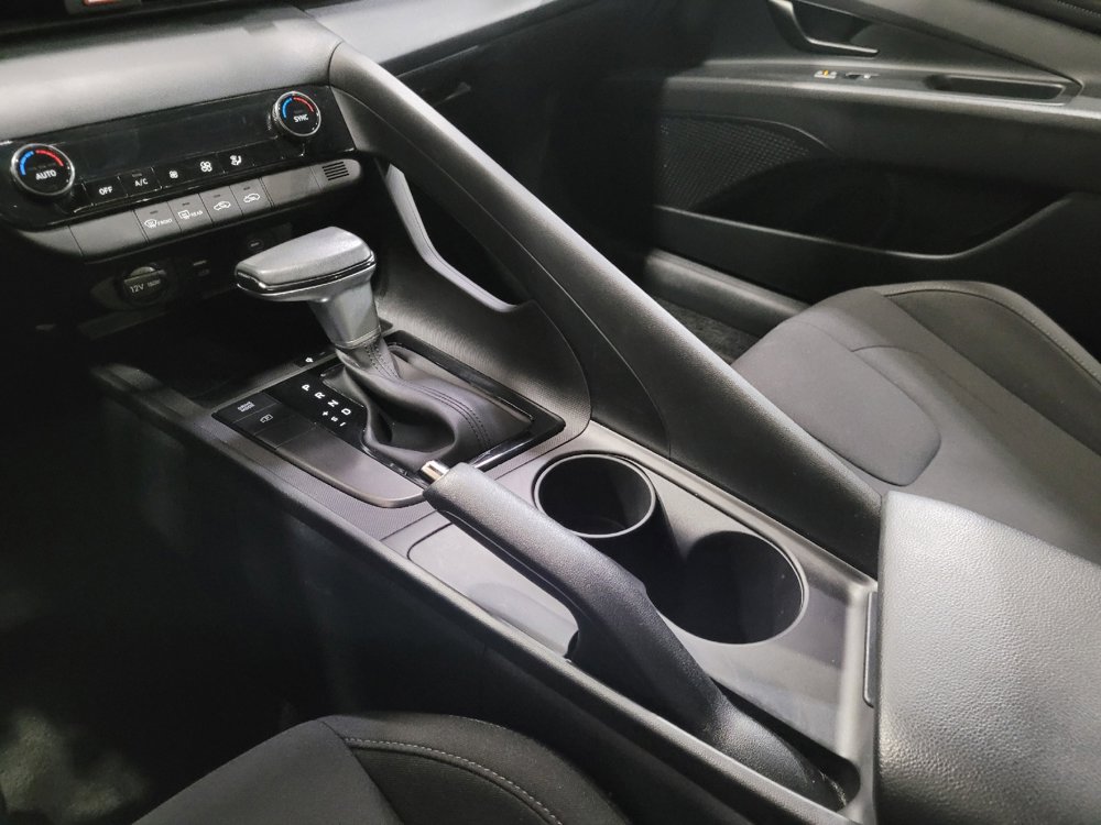 Used 2025 Hyundai Elantra Sport FWD image 26