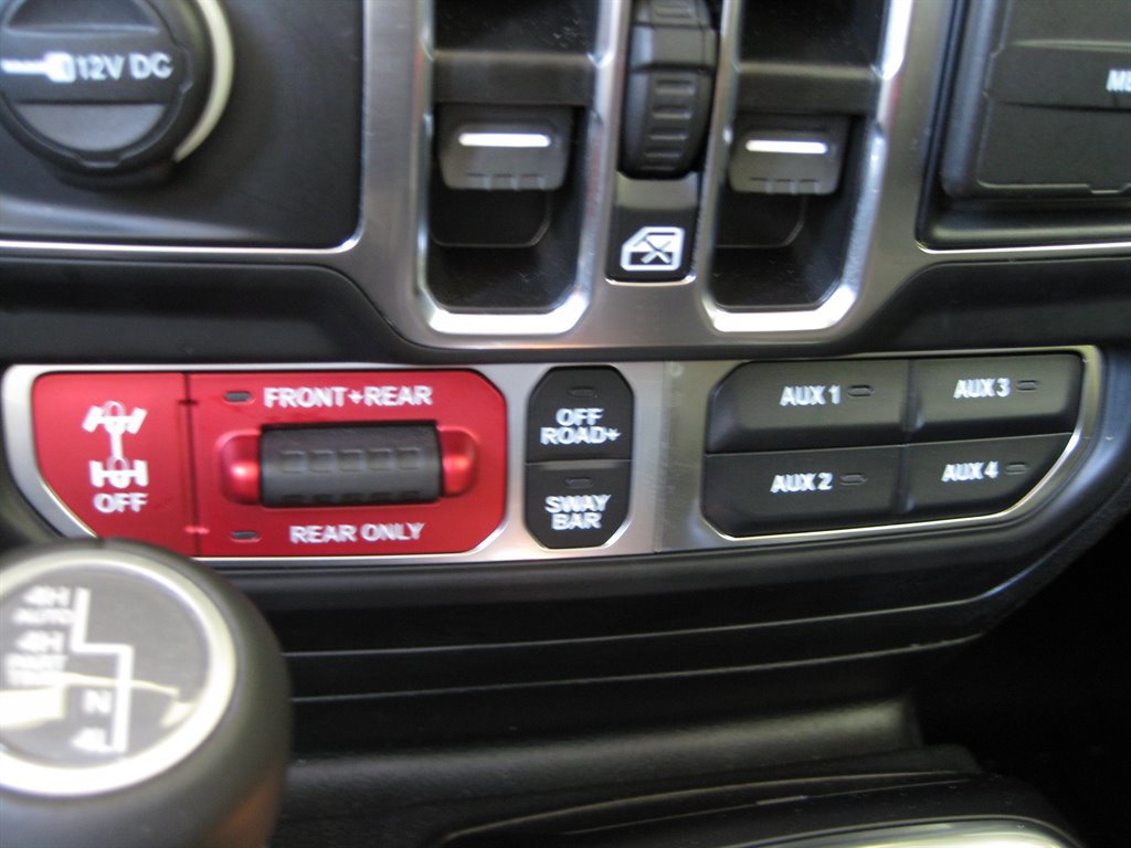 Used 2023 Jeep Wrangler Unlimited Rubicon 392 w/ Trailer Tow Package AWD/4WD image 22