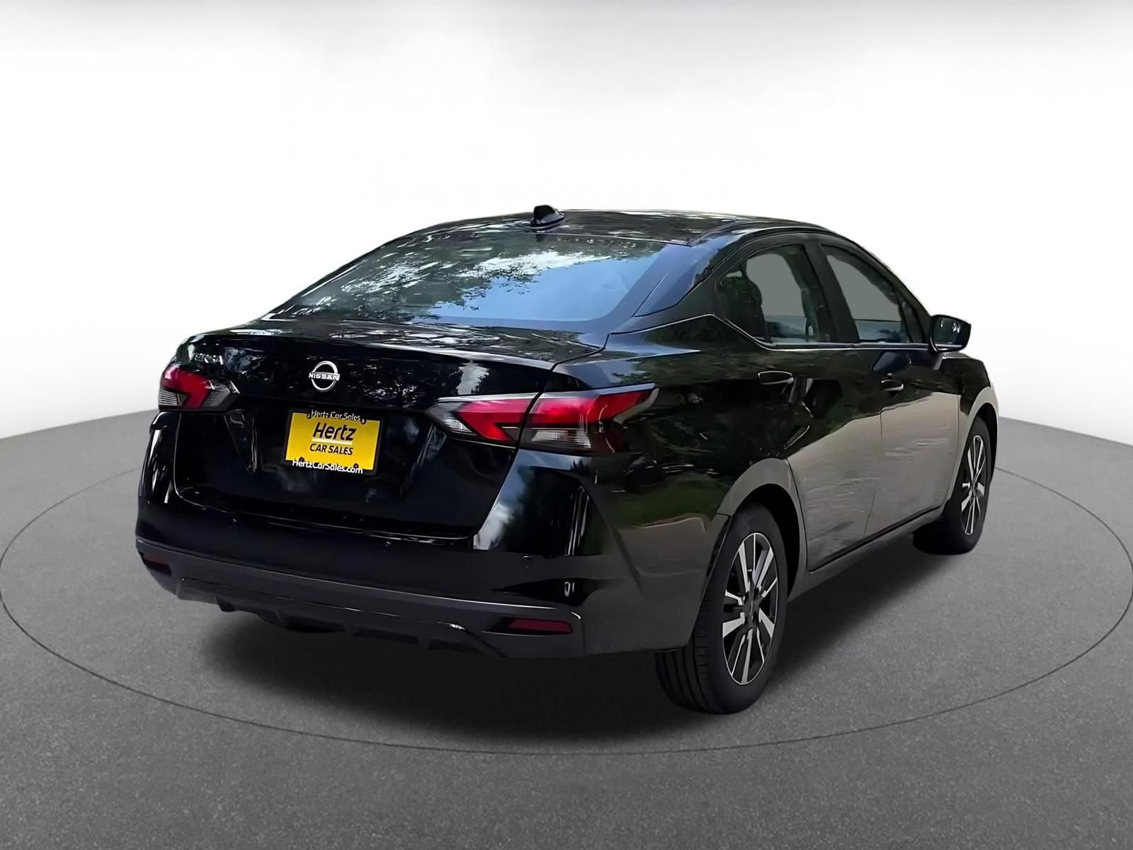 Used 2025 Nissan Versa SV FWD image 10