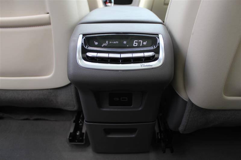 Used 2023 Cadillac XT6 Premium Luxury AWD/4WD image 26