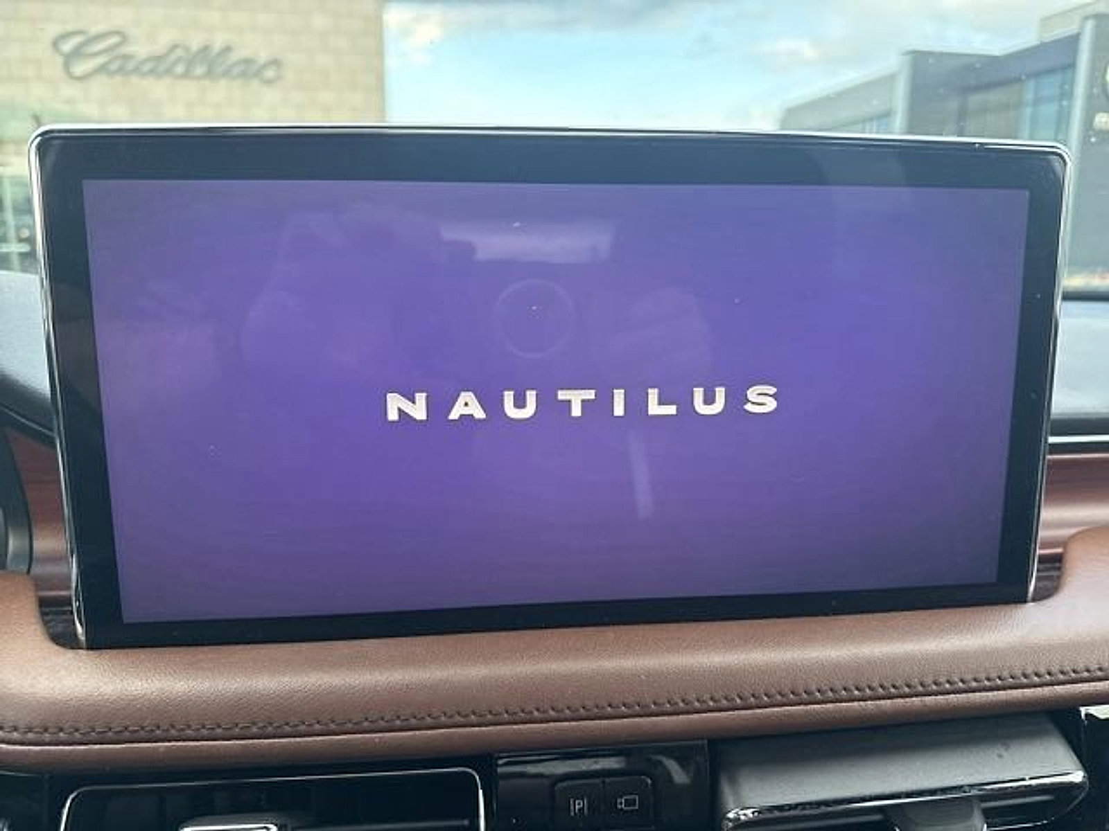 Used 2022 Lincoln Nautilus Reserve w/ Equipment Group 201A AWD/4WD image 10