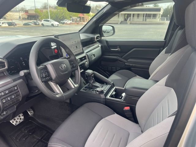 Used 2025 Toyota Tacoma TRD Sport AWD/4WD image 30