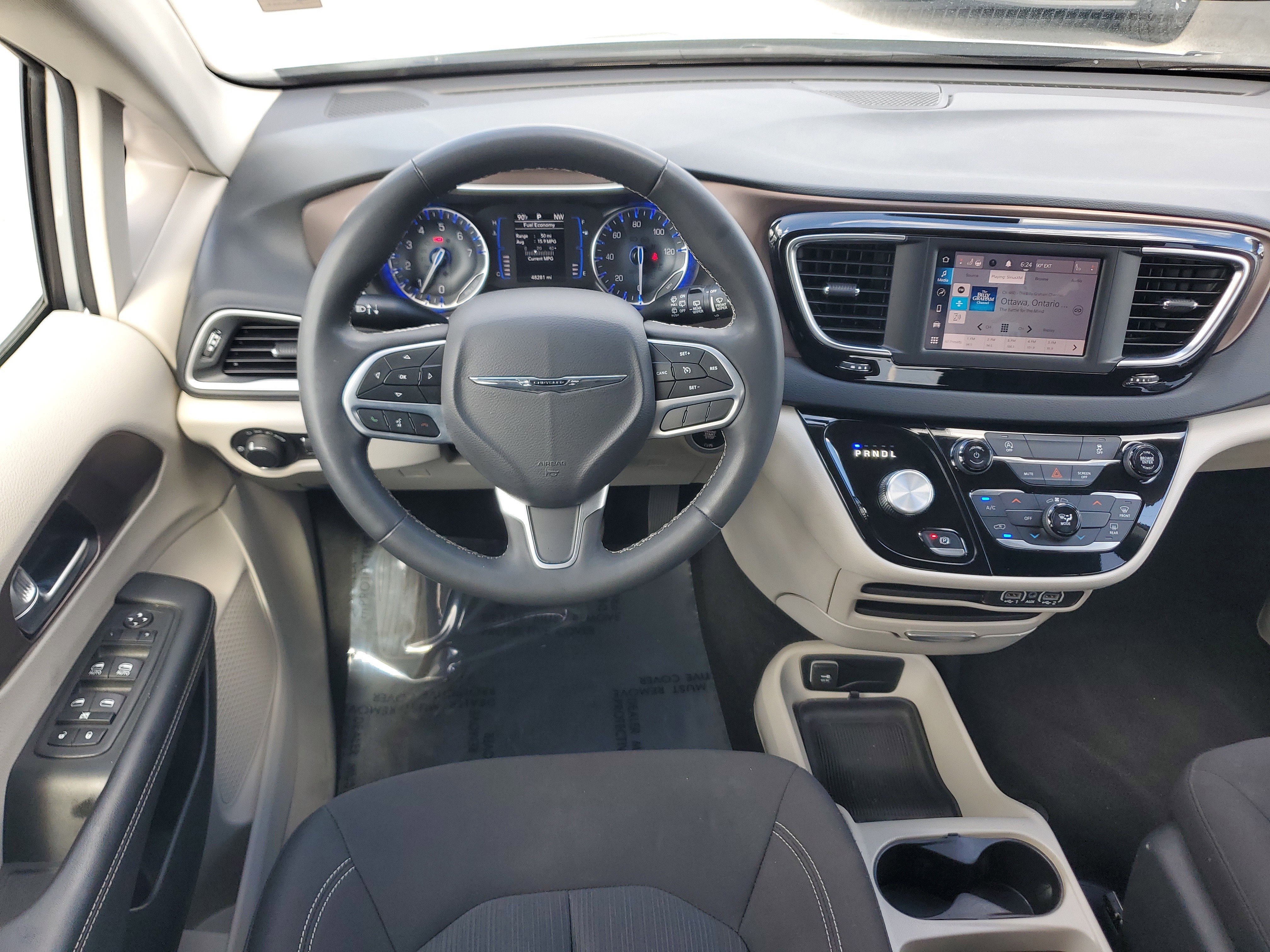 Used 2023 Chrysler Voyager LX image 21