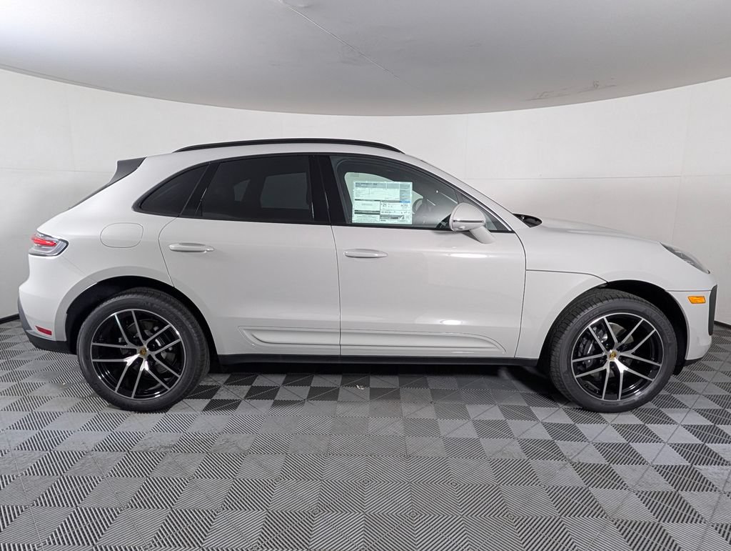 New 2026 Porsche Macan AWD/4WD image 8