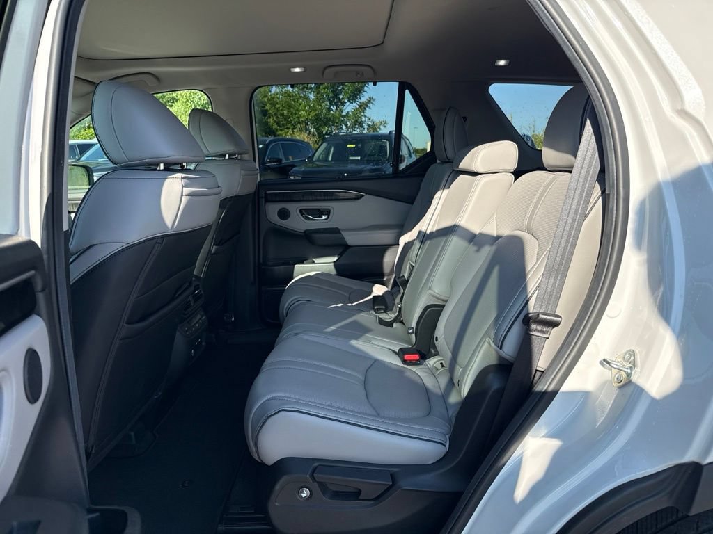 Certified 2025 Honda Pilot Elite image 15