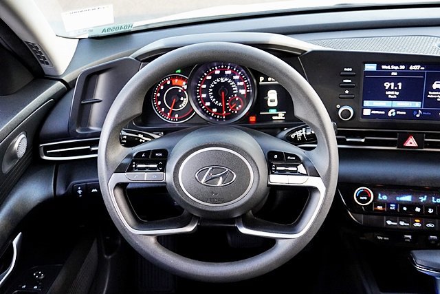 Used 2021 Hyundai Elantra SEL FWD image 27