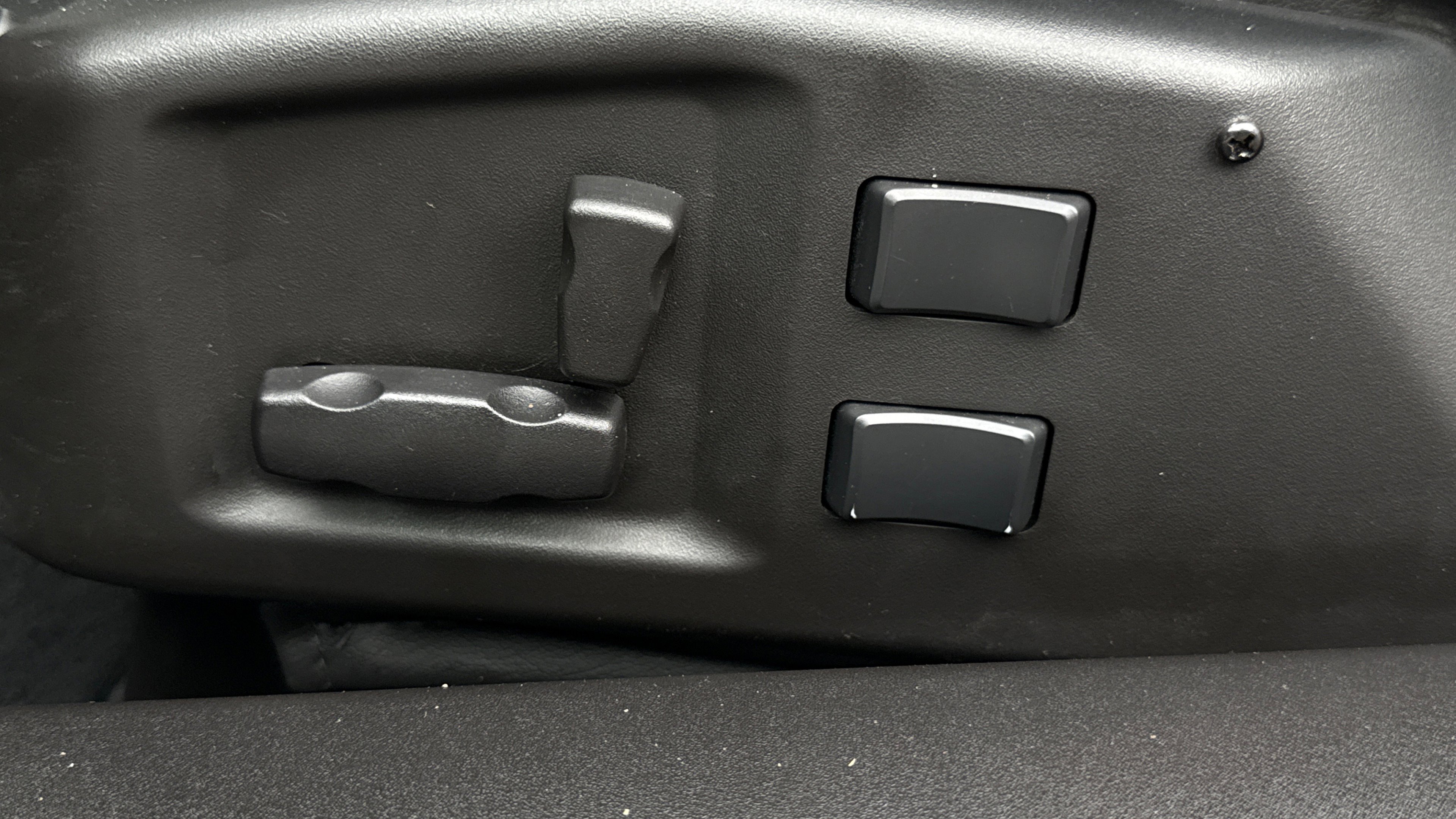 Used 2004 Cadillac XLR image 93