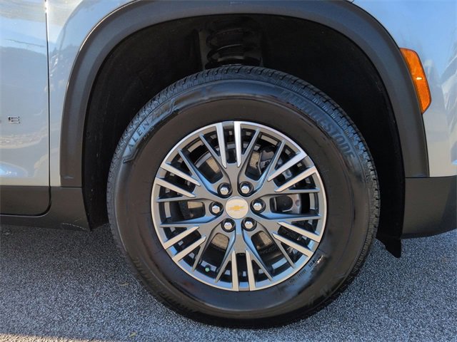 Used 2025 Chevrolet Traverse LT image 10