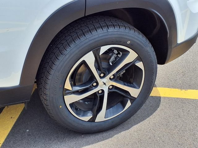 Used 2024 Chevrolet Trax RS FWD image 28