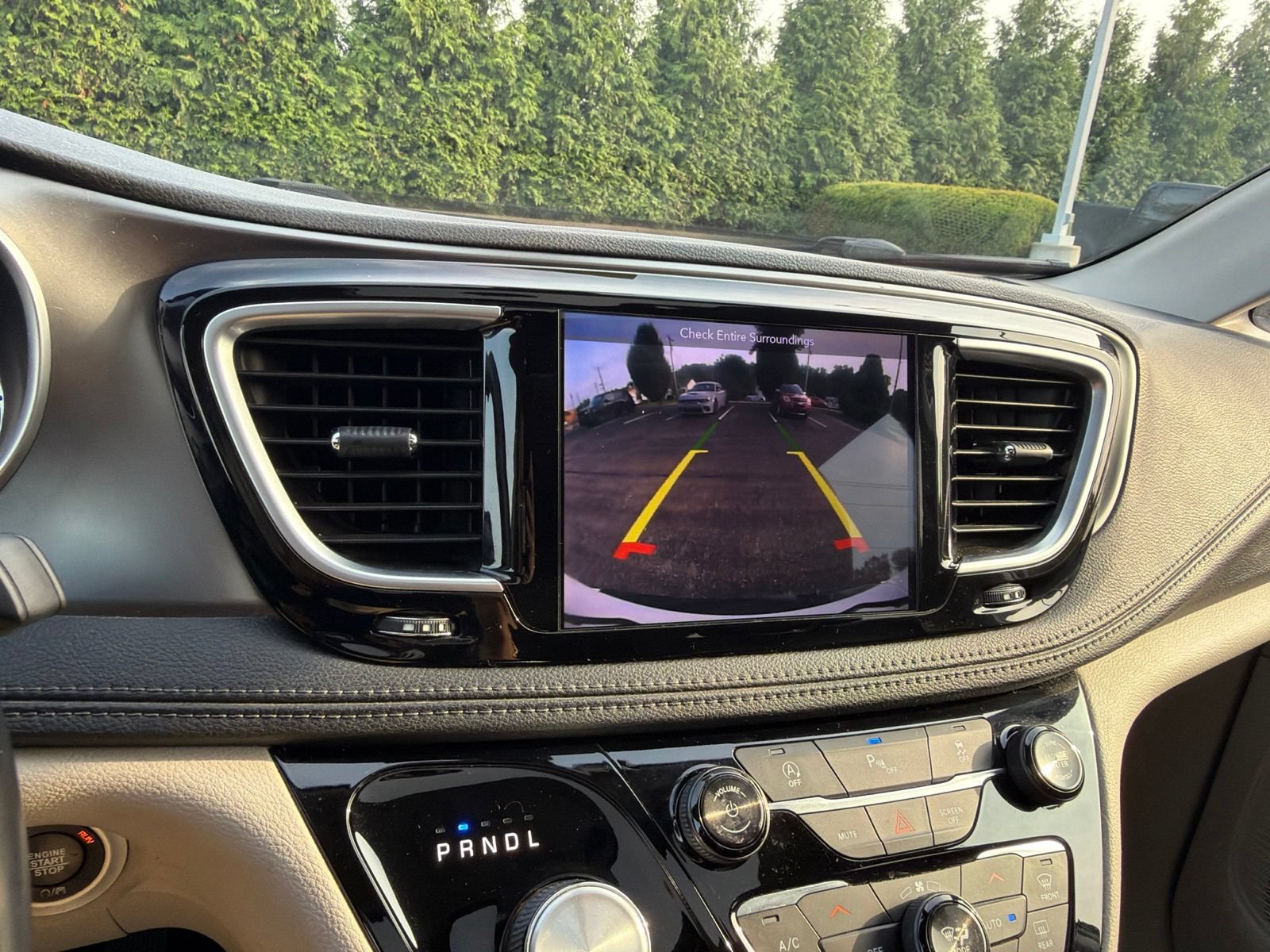 Used 2018 Chrysler Pacifica Limited FWD image 17