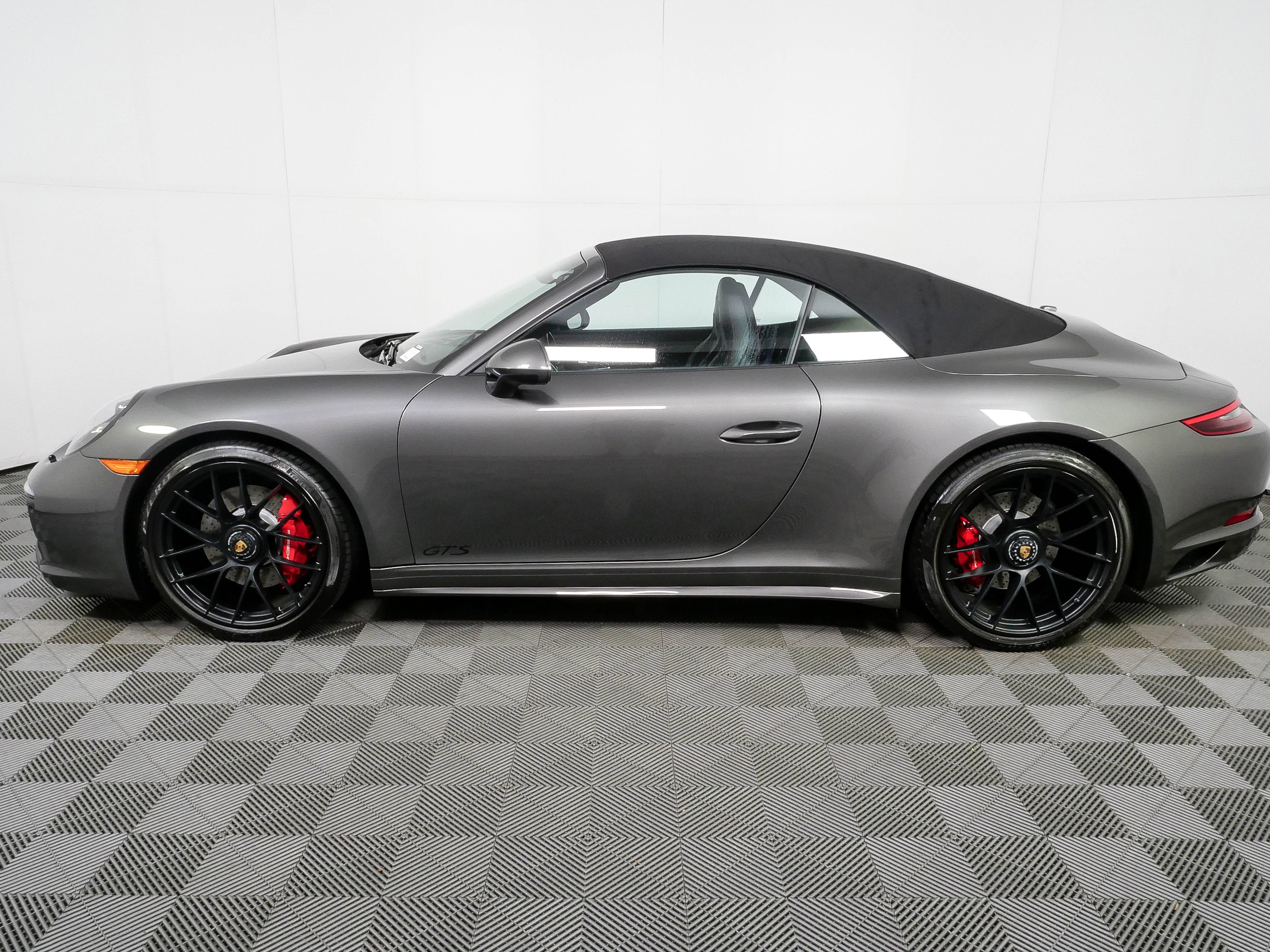 Certified 2018 Porsche 911 Carrera GTS RWD image 2
