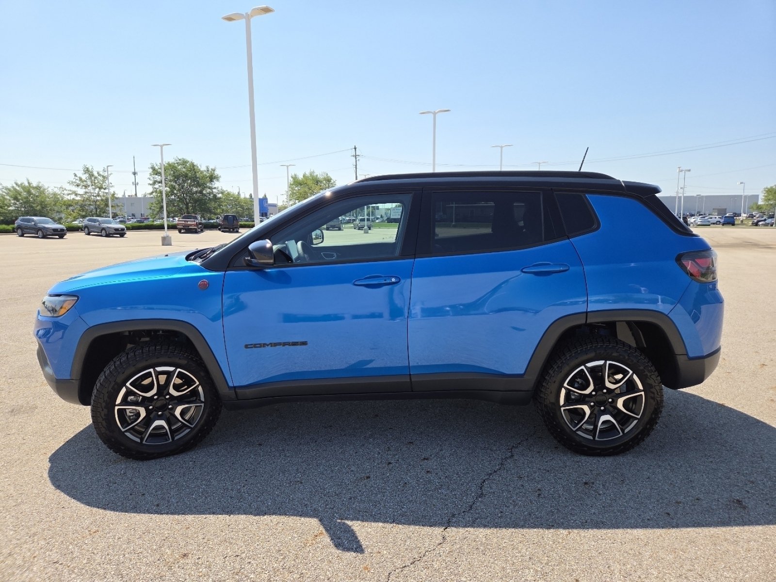 Used 2024 Jeep Compass Trailhawk w/ Trailhawk Elite Group AWD/4WD image 16